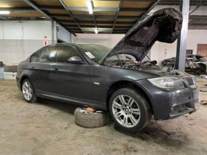 E90 323i preface stripping for spares